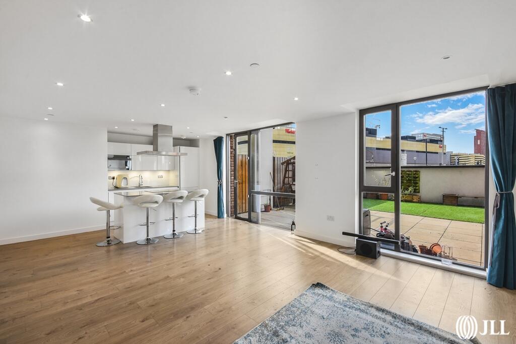 3 bed Apartment for rent in Stratford. From JLL - Stratford 3 bed Apartment for rent in Stratford. From JLL - Stratford
