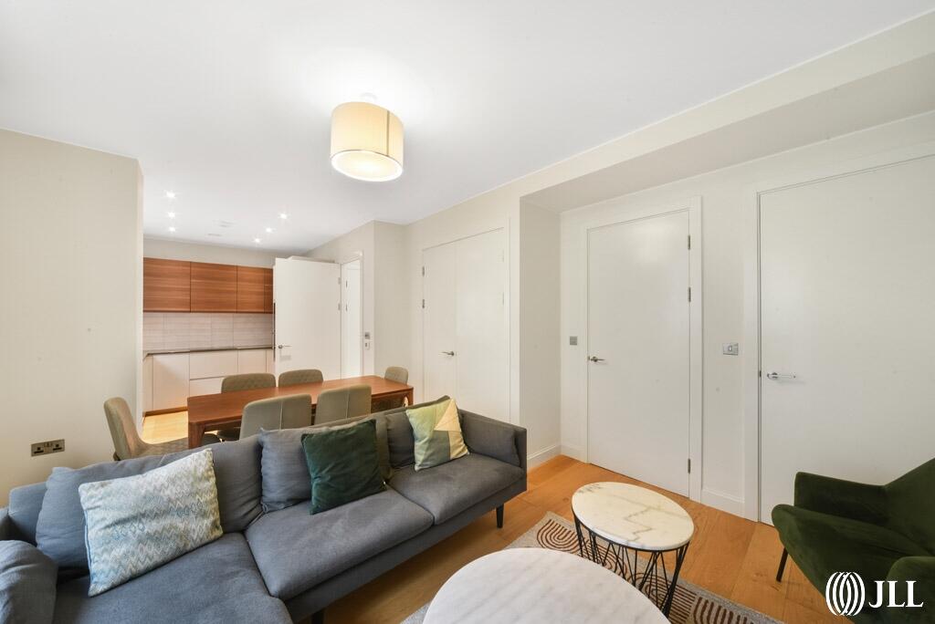 4 bed Mews for rent in Stratford. From JLL - Stratford