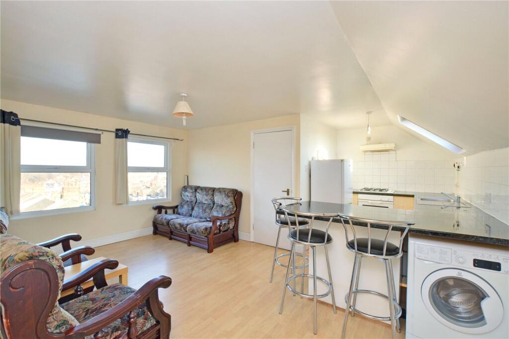 2 bed Apartment for rent in London. From Winkworth - Blackheath