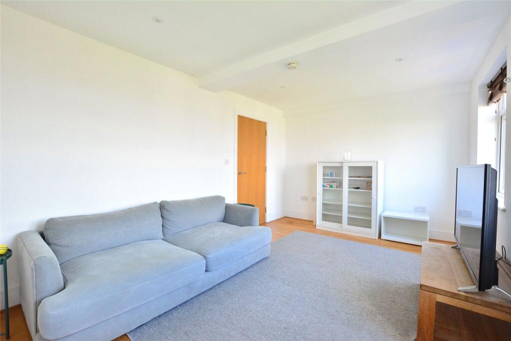 3 bed Apartment for rent in London. From Winkworth - Blackheath