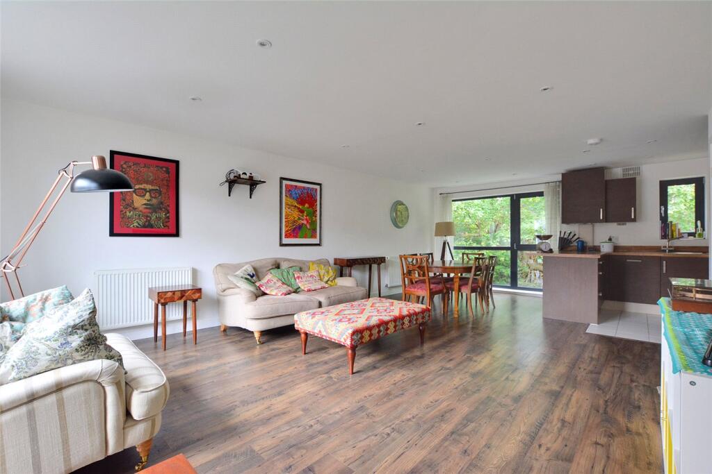 3 bed Mid Terraced House for rent in Lewisham. From Winkworth - Blackheath