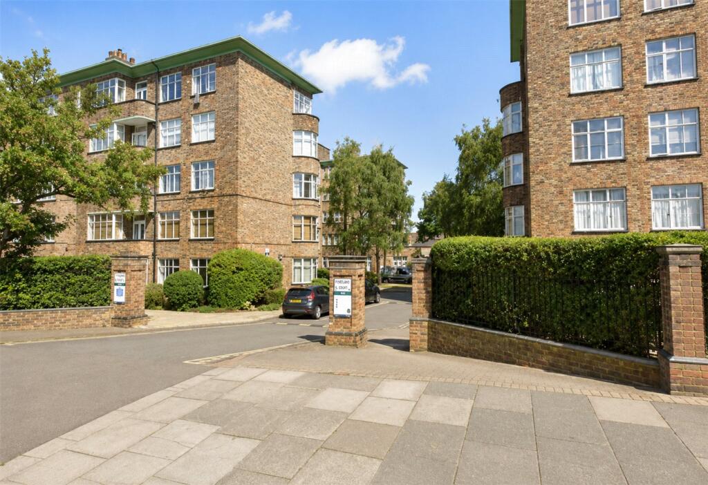 3 bed Apartment for rent in Lewisham. From Winkworth - Blackheath