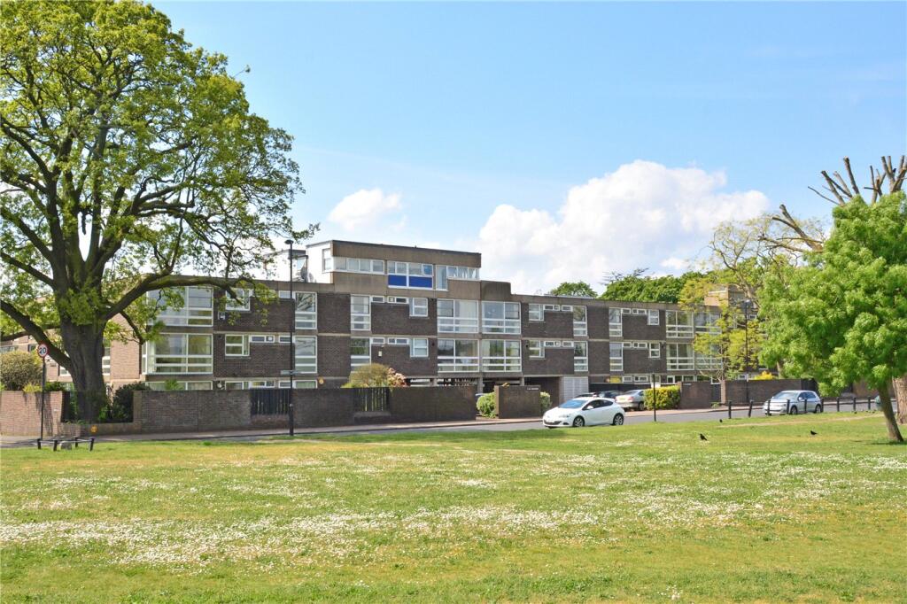 3 bed Apartment for rent in Greenwich. From Winkworth - Blackheath