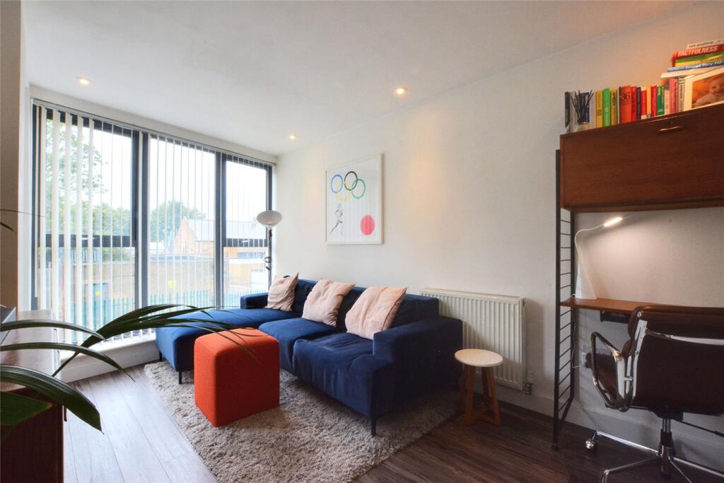 3 bed End of Terrace for rent in London. From Winkworth - Blackheath