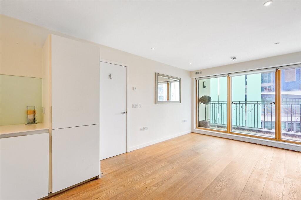 2 bed 1st Floor Flat for rent in London. From Portico - Wandsworth