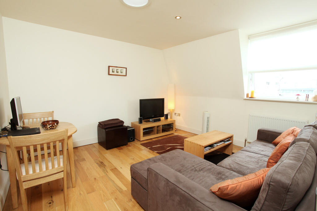 2 bed 1st Floor Flat for rent in Wandsworth. From Portico - Wandsworth