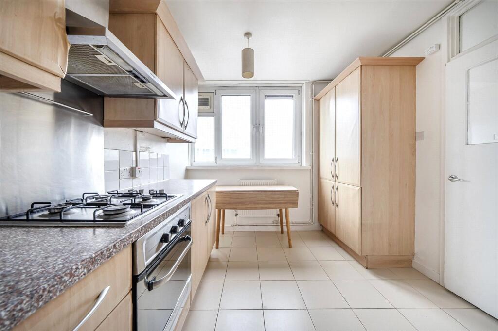 3 bed 1st Floor Flat for rent in Wandsworth. From Portico - Wandsworth