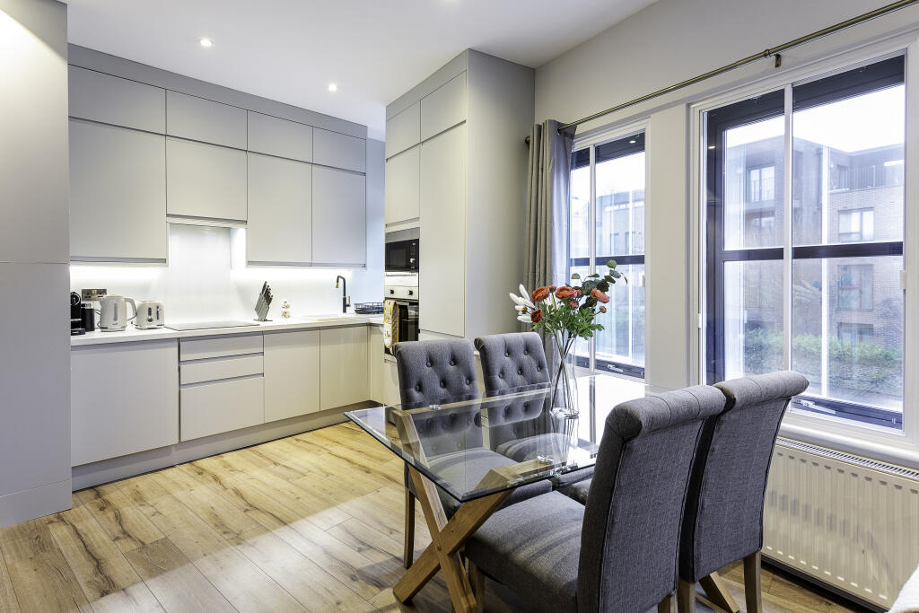 1 bed 1st Floor Flat for rent in Putney. From Portico - Wandsworth 1 bed 1st Floor Flat for rent in Putney. From Portico - Wandsworth
