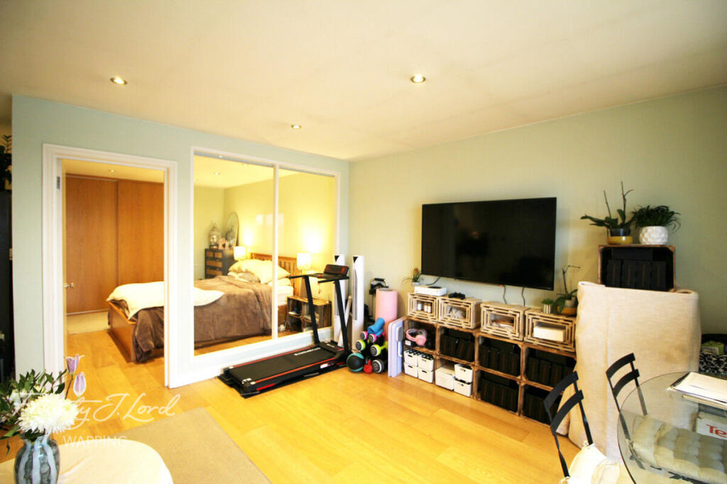 1 bed Apartment for rent in London. From Felicity J Lord Wapping