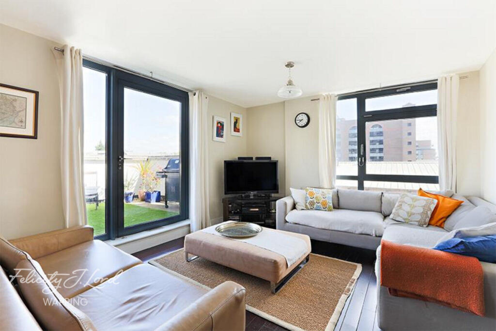 2 bed Apartment for rent in Stepney. From Felicity J Lord Wapping