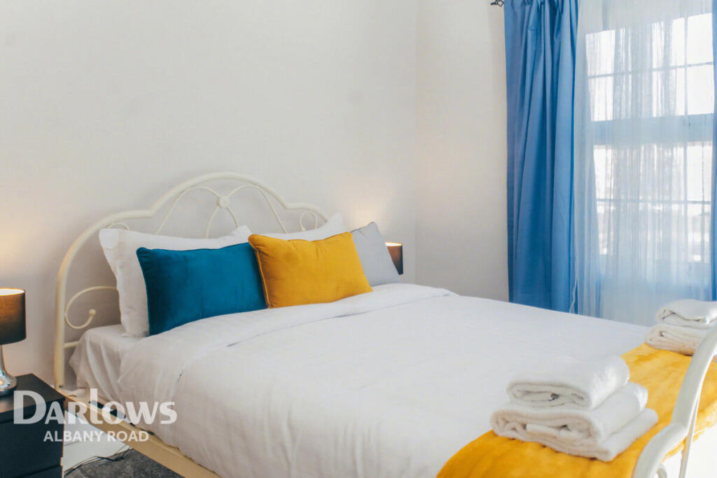 4 bed Mid Terraced House for rent in Cardiff. From Darlows - Albany Road