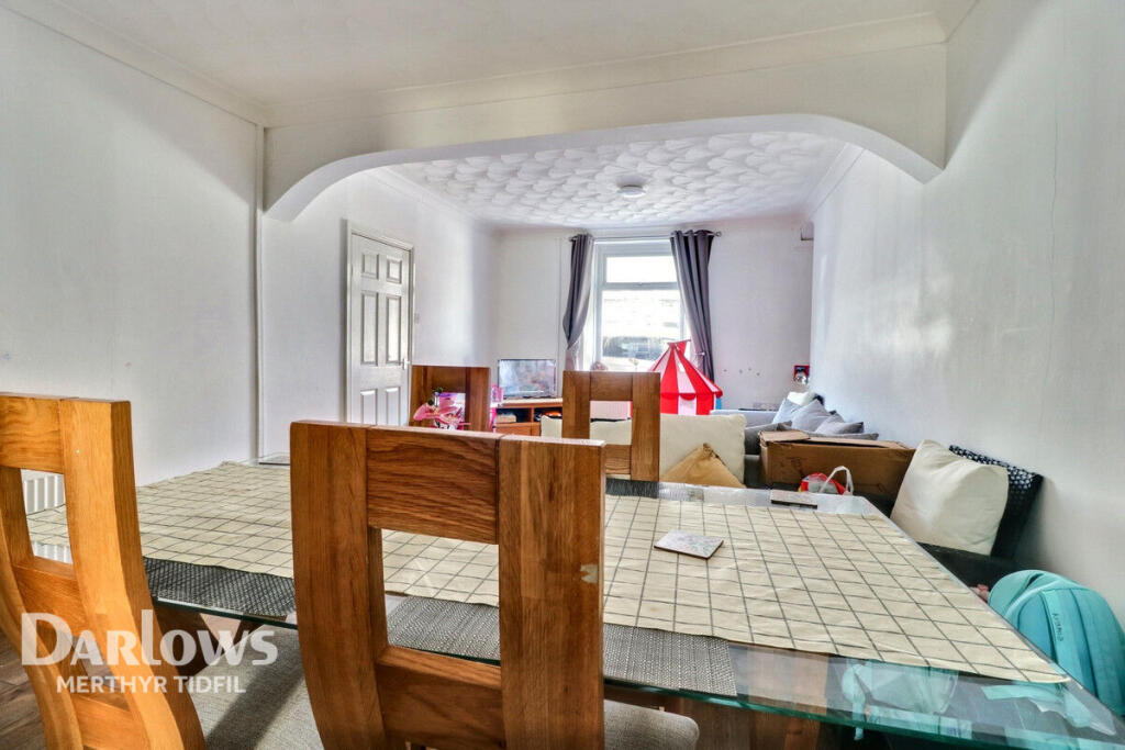 3 bed Mid Terraced House for rent in Pontypridd. From Darlows - Merthyr Tydfil