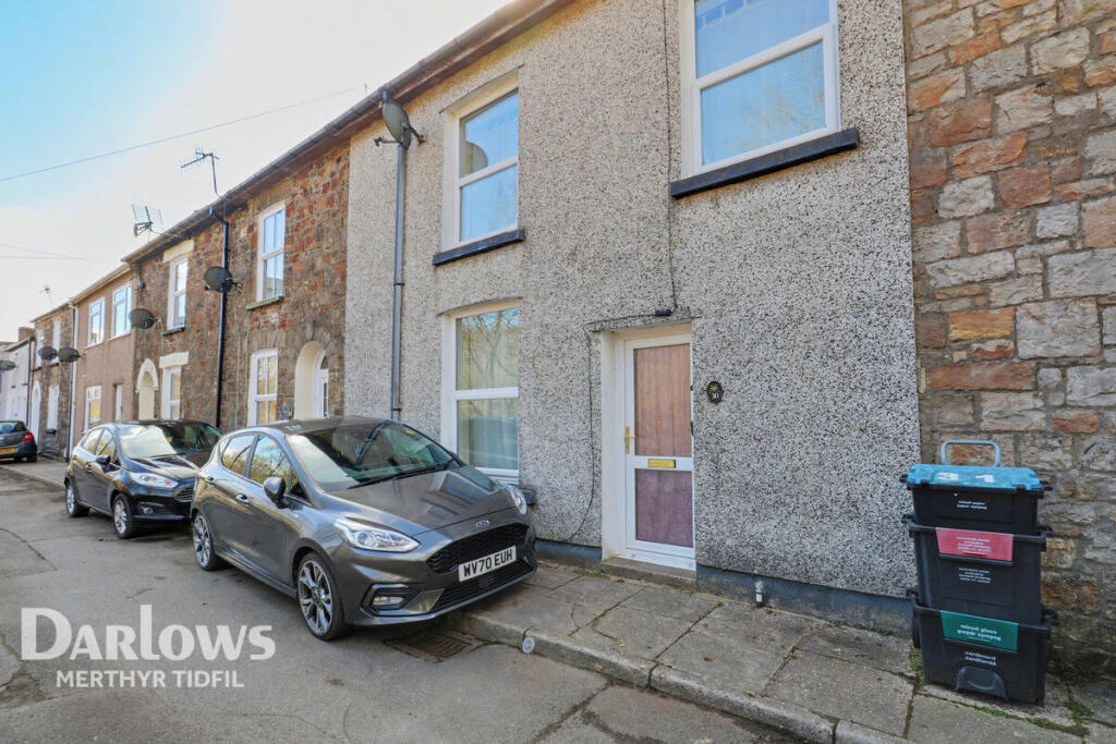 3 bed Mid Terraced House for rent in Abertillery. From Darlows - Merthyr Tydfil