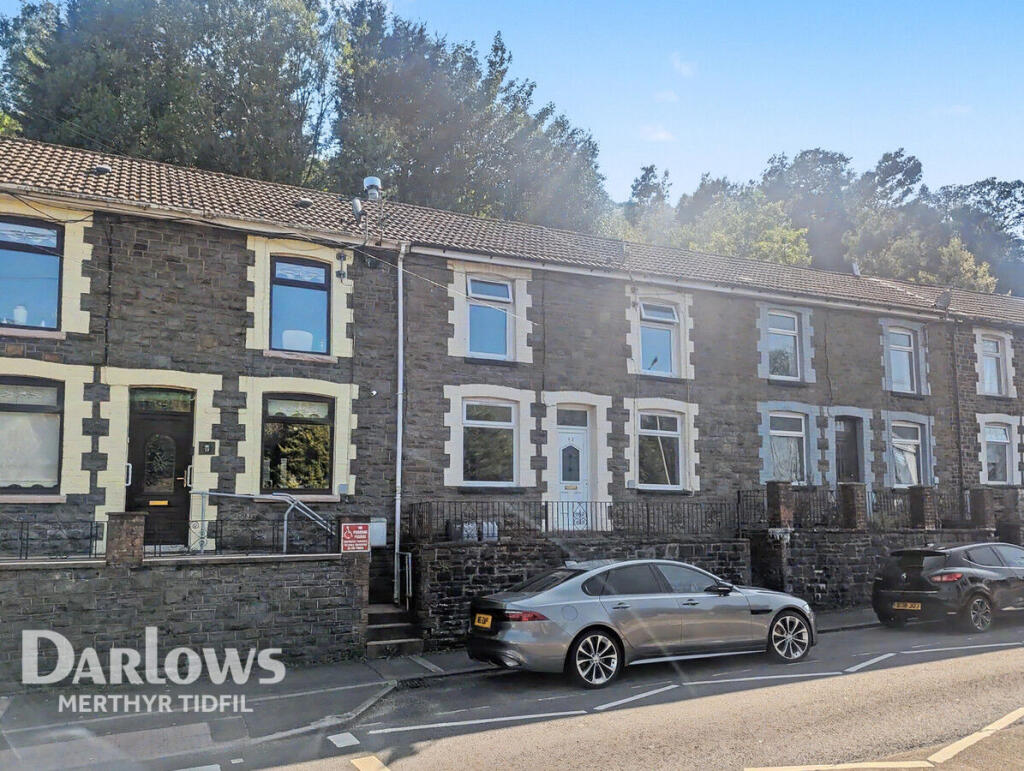 3 bed Mid Terraced House for rent in Ferndale. From Darlows - Merthyr Tydfil