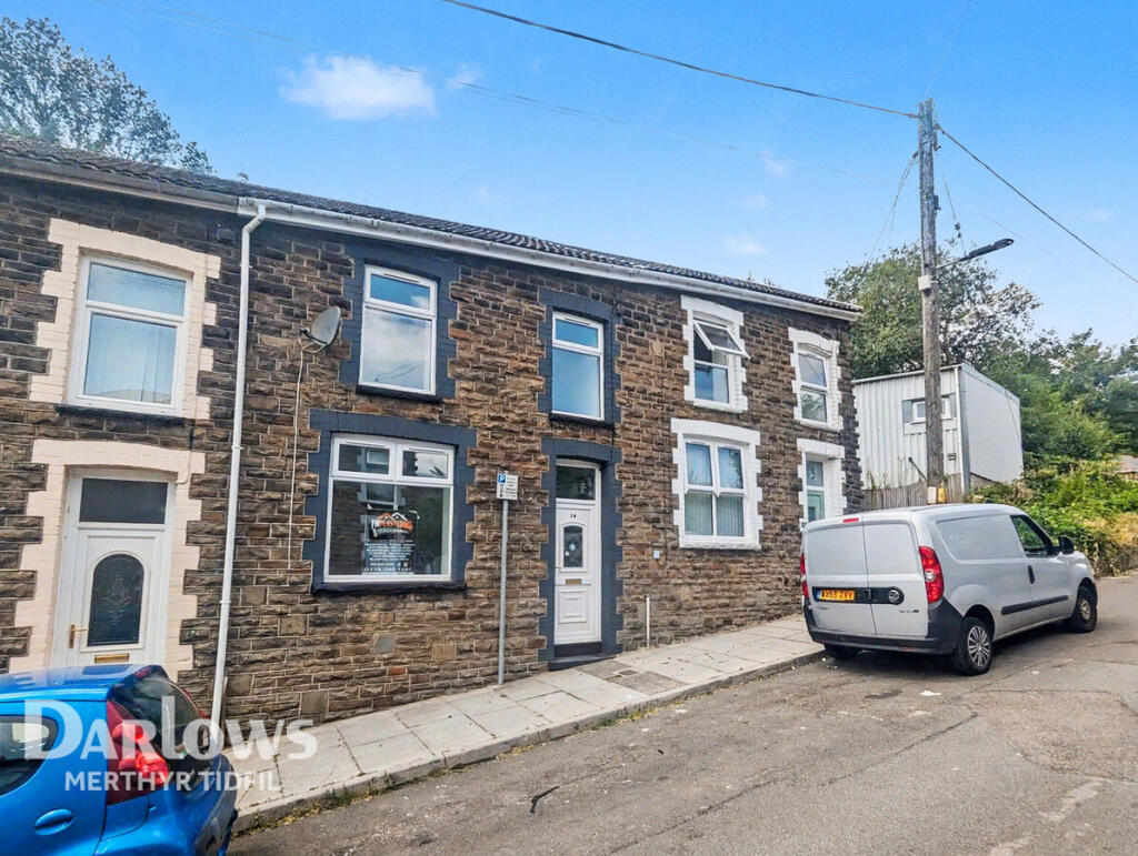 2 bed Mid Terraced House for rent in Ferndale. From Darlows - Merthyr Tydfil