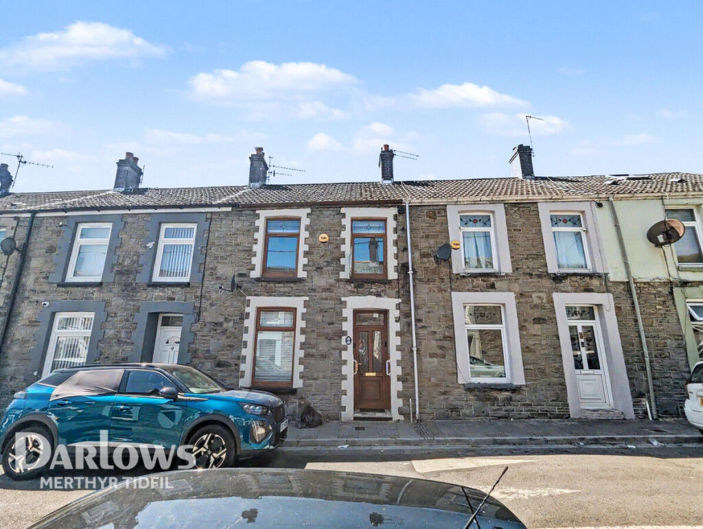 3 bed Mid Terraced House for rent in Aberpennar. From Darlows - Merthyr Tydfil
