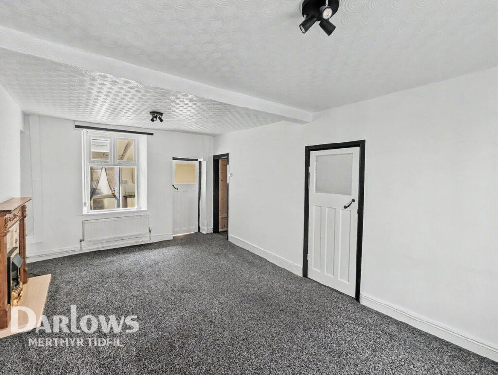 3 bed Mid Terraced House for rent in Mountain Ash. From Darlows - Merthyr Tydfil