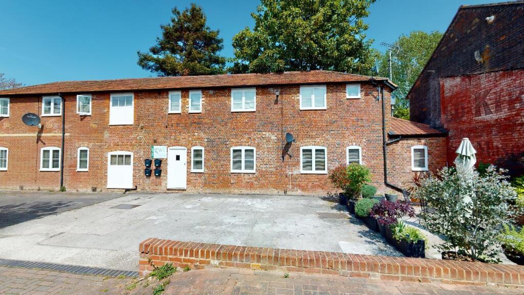 1 bed 1st Floor Flat for rent in Faversham. From George Webb Finn LLP - Sittingbourne 1 bed 1st Floor Flat for rent in Faversham. From George Webb Finn LLP - Sittingbourne