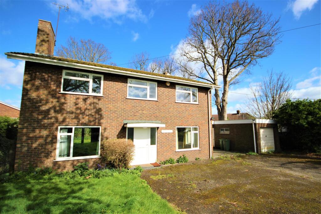 5 bed Detached for rent in Sittingbourne. From George Webb Finn LLP - Sittingbourne