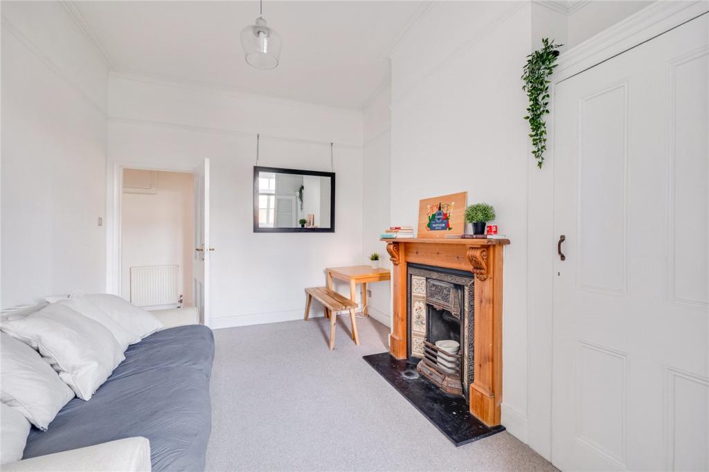 2 bed Apartment for rent in Fulham. From Winkworth - Fulham