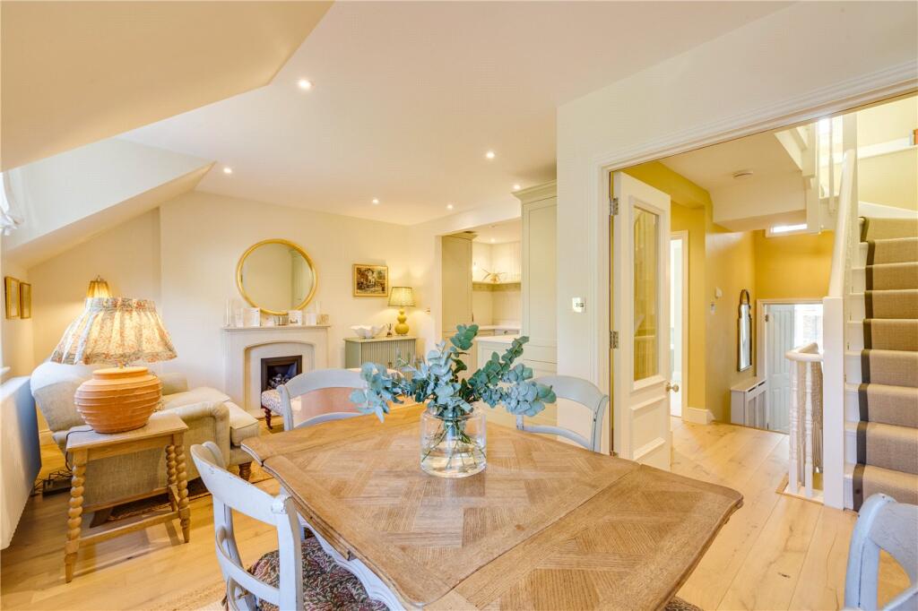 2 bed Apartment for rent in Fulham. From Winkworth - Fulham