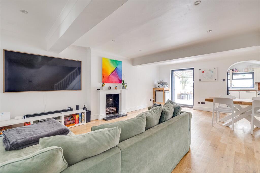 3 bed Apartment for rent in Fulham. From Winkworth - Fulham 3 bed Apartment for rent in Fulham. From Winkworth - Fulham
