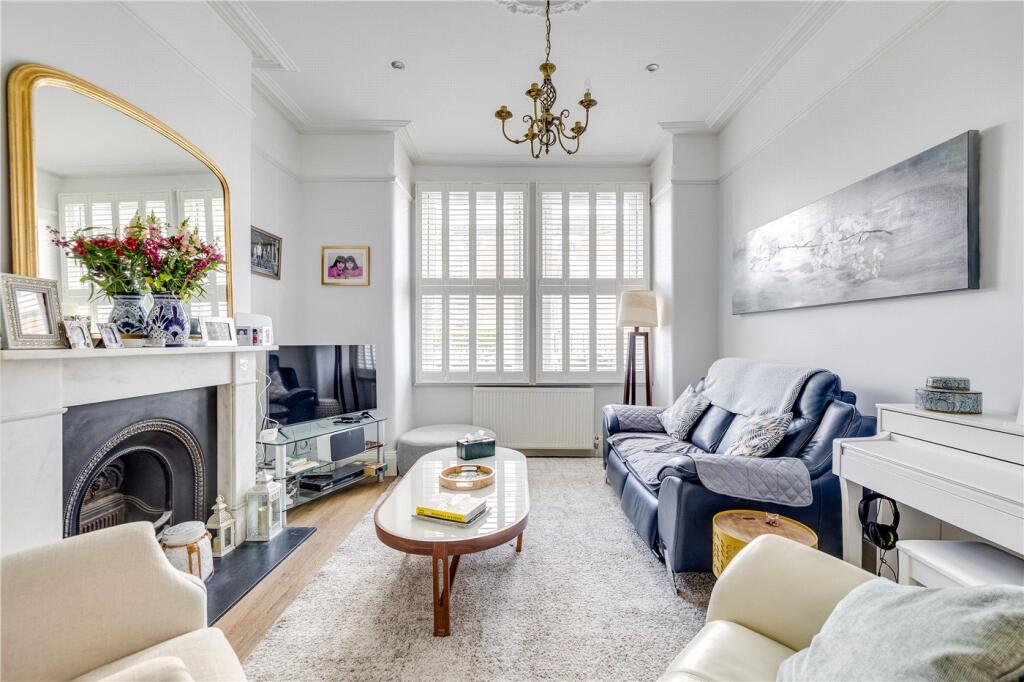 4 bed Mid Terraced House for rent in Fulham. From Winkworth - Fulham 4 bed Mid Terraced House for rent in Fulham. From Winkworth - Fulham