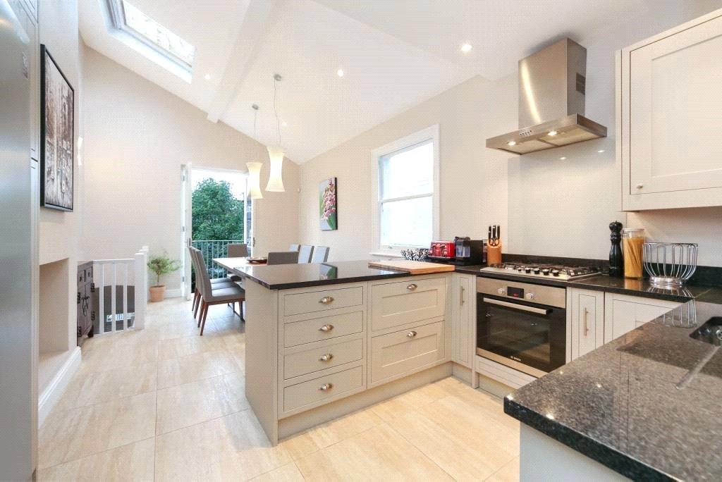 2 bed Apartment for rent in London. From Winkworth - Fulham