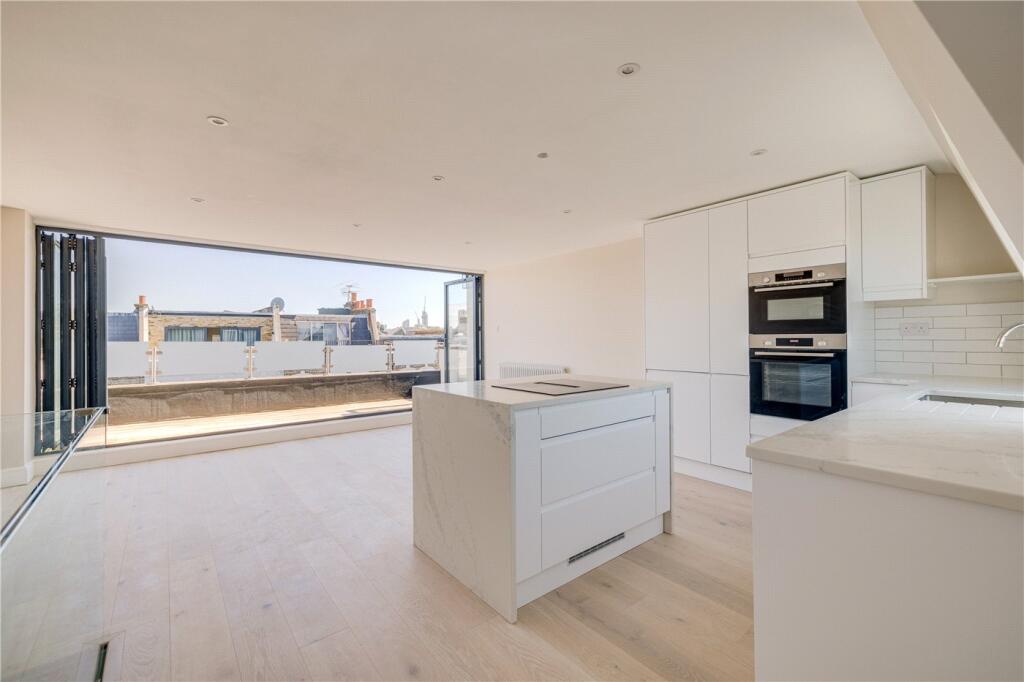 3 bed Apartment for rent in London. From Winkworth - Fulham
