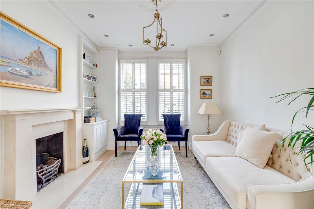 3 bed Mid Terraced House for rent in Fulham. From Winkworth - Fulham