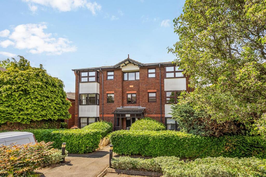 4 bed Studio for rent in Acton. From Andrew Nunn & Associates - Chiswick