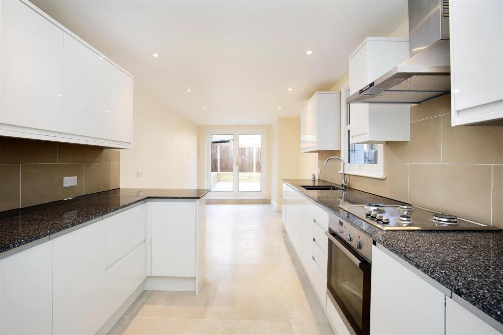 2 bed Apartment for rent in Acton. From Andrew Nunn & Associates - Chiswick 2 bed Apartment for rent in Acton. From Andrew Nunn & Associates - Chiswick