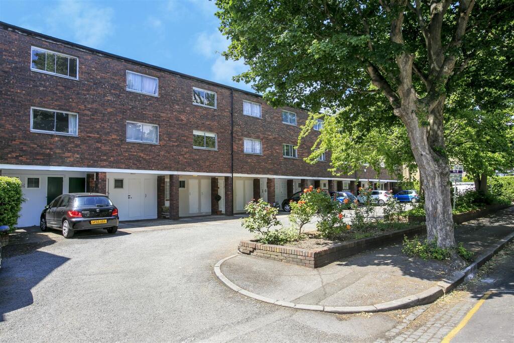 3 bed Town House for rent in Chiswick. From Andrew Nunn & Associates - Chiswick 3 bed Town House for rent in Chiswick. From Andrew Nunn & Associates - Chiswick