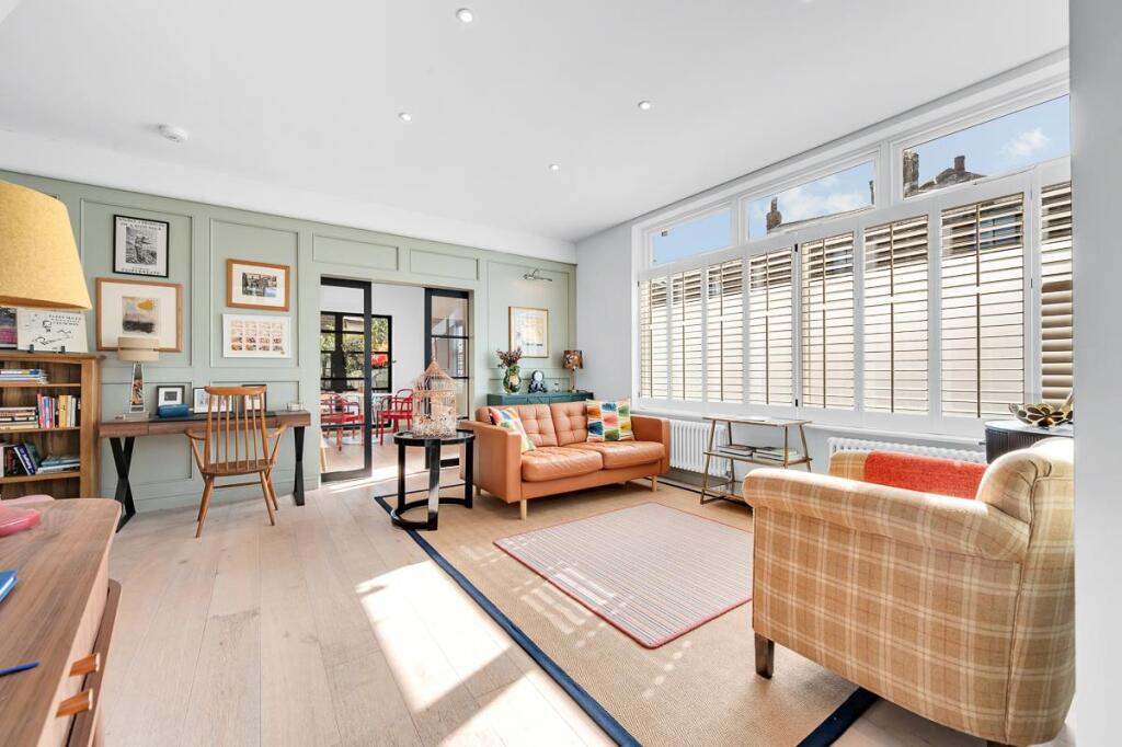 3 bed Detached for rent in Brentford. From Andrew Nunn & Associates - Chiswick 3 bed Detached for rent in Brentford. From Andrew Nunn & Associates - Chiswick