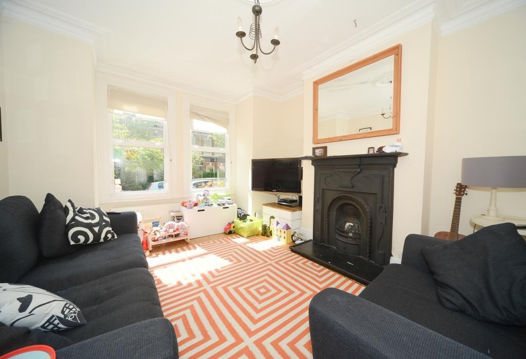 4 bed Mid Terraced House for rent in London. From Winkworth - Forest Hill & New Cross