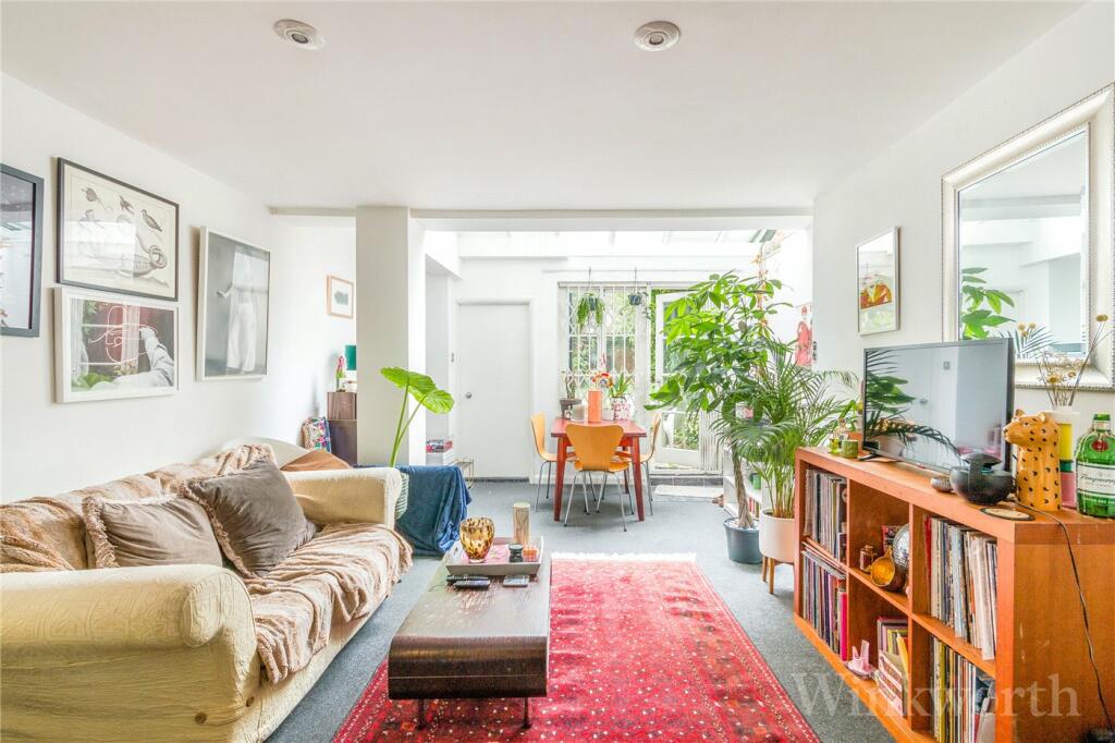 3 bed Apartment for rent in London. From Winkworth - Forest Hill & New Cross