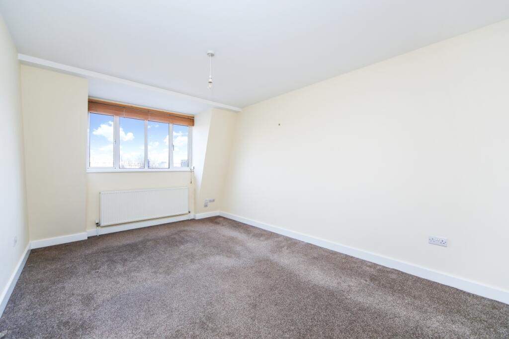 3 bed 1st Floor Flat for rent in Islington. From Cluttons - Islington - Lettings
