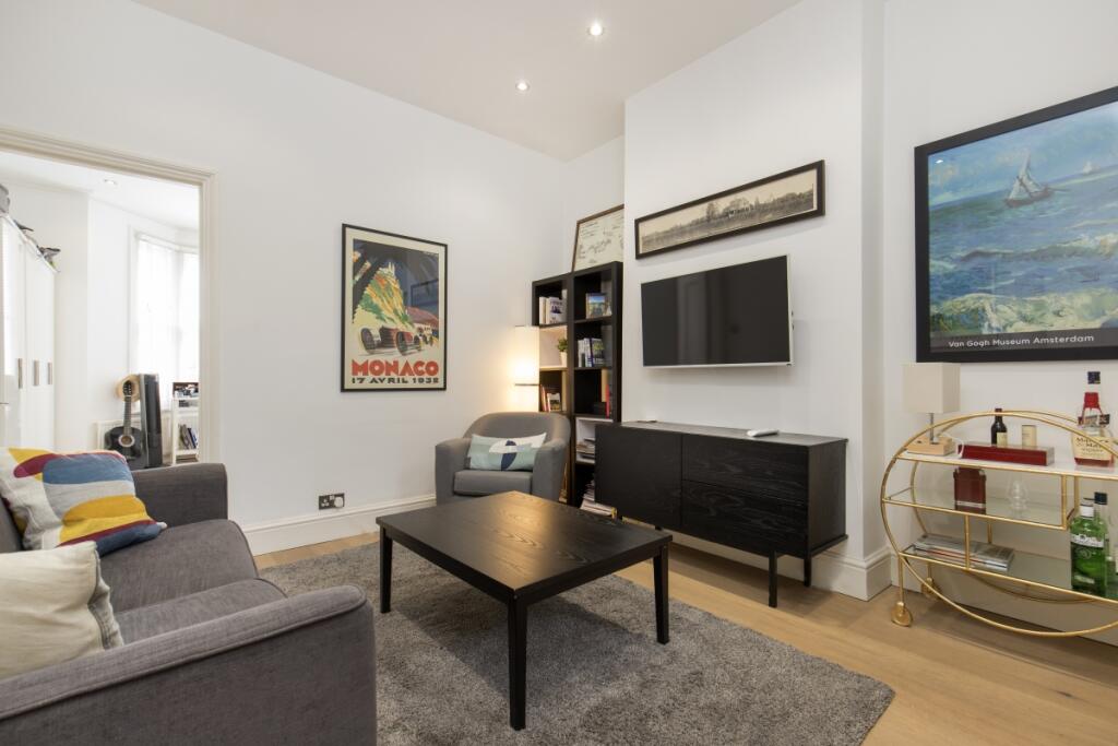 1 bed 1st Floor Flat for rent in Islington. From Cluttons - Islington - Lettings