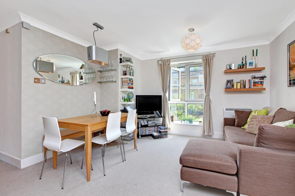 2 bed 1st Floor Flat for rent in London. From Cluttons - Islington - Lettings