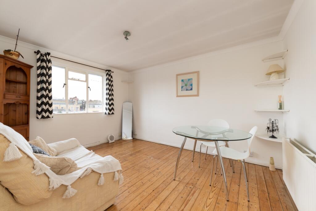 1 bed Apartment for rent in Islington. From Cluttons - Islington - Lettings