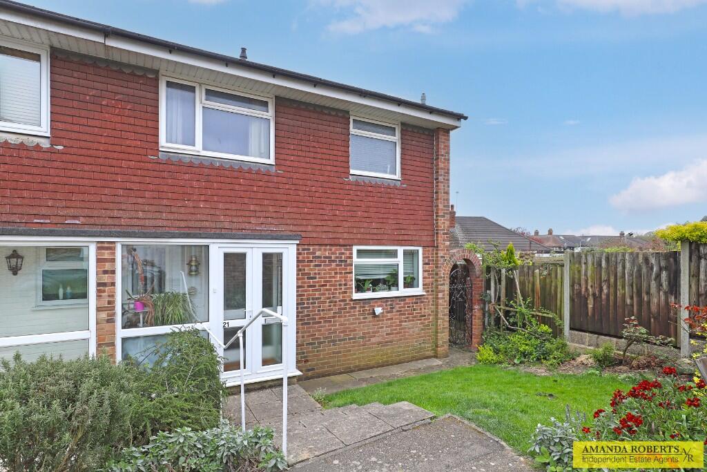 3 bed Semi Detached for rent in London. From Amanda Roberts - North Chingford