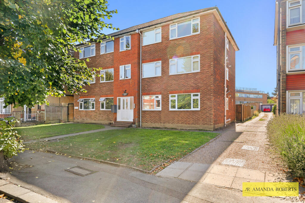 2 bed House (unspecified) for rent in Chingford. From Amanda Roberts - North Chingford 2 bed House (unspecified) for rent in Chingford. From Amanda Roberts - North Chingford