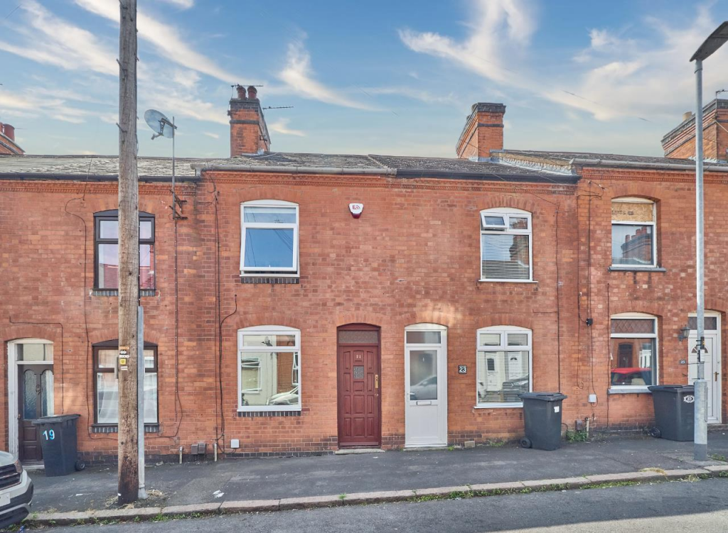 2 bed Mid Terraced House for rent in Hinckley. From Scrivins & Co Estate Agents & Letting Agents - Hinckley