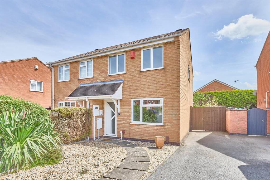3 bed Semi Detached for rent in Hinckley. From Scrivins & Co Estate Agents & Letting Agents - Hinckley 3 bed Semi Detached for rent in Hinckley. From Scrivins & Co Estate Agents & Letting Agents - Hinckley