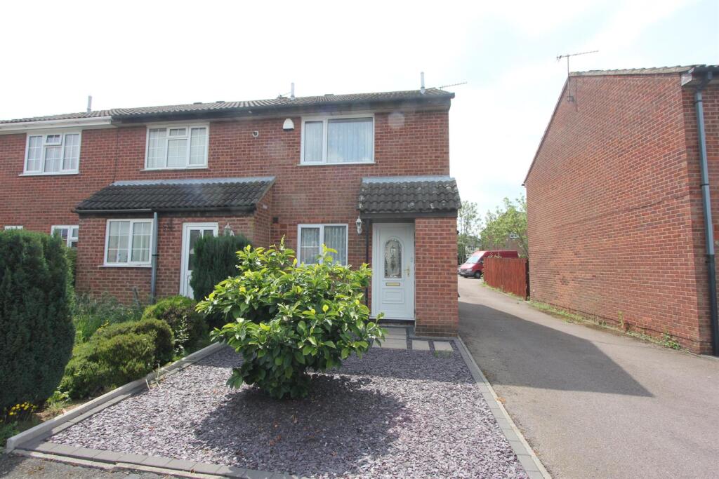 2 bed Mid Terraced House for rent in Hinckley. From Scrivins & Co Estate Agents & Letting Agents - Hinckley