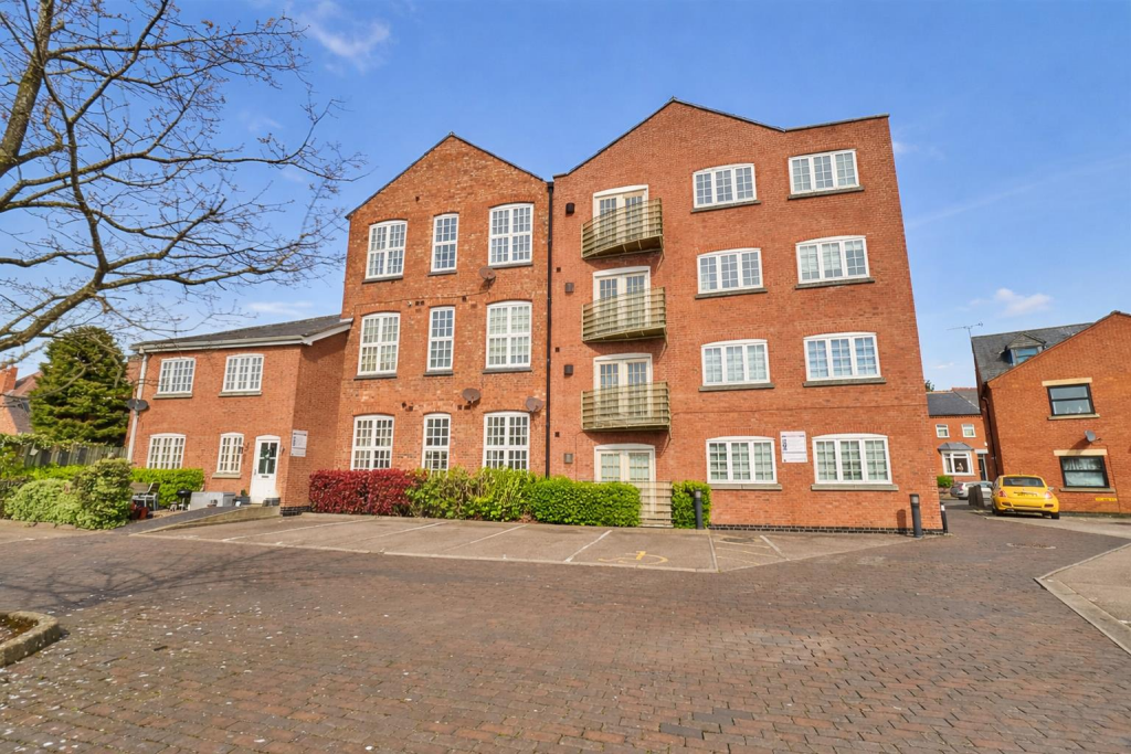 2 bed 1st Floor Flat for rent in Barwell. From Scrivins & Co Estate Agents & Letting Agents - Hinckley 2 bed 1st Floor Flat for rent in Barwell. From Scrivins & Co Estate Agents & Letting Agents - Hinckley