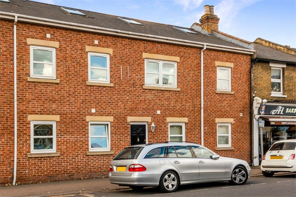 1 bed Apartment for rent in East Molesey. From Rochills Ltd - Walton-On-Thames