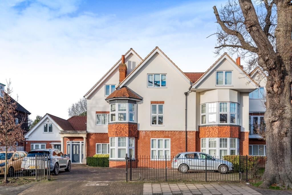 2 bed 1st Floor Flat for rent in Keston. From Langford Russell - Beckenham