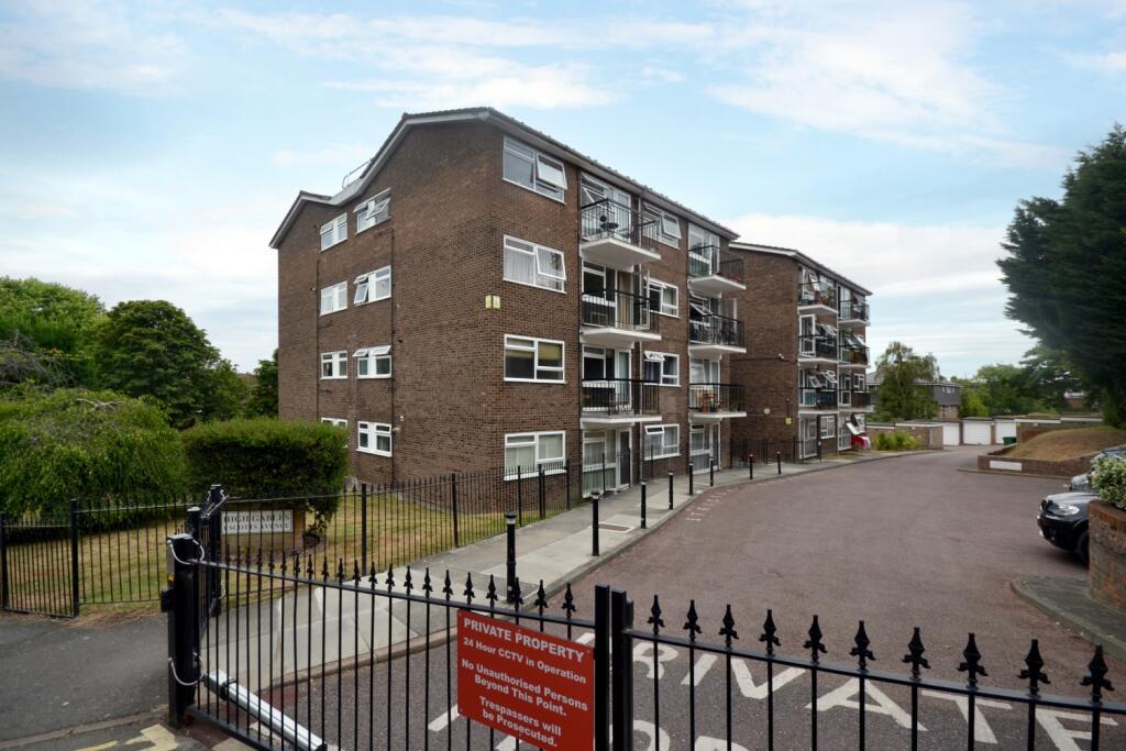 1 bed 1st Floor Flat for rent in Keston Mark. From Langford Russell - Beckenham 1 bed 1st Floor Flat for rent in Keston Mark. From Langford Russell - Beckenham