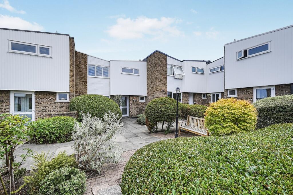 3 bed Mid Terraced House for rent in Beckenham. From Langford Russell - Beckenham 3 bed Mid Terraced House for rent in Beckenham. From Langford Russell - Beckenham